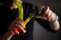 Бонг для курения: что это, виды, как работает